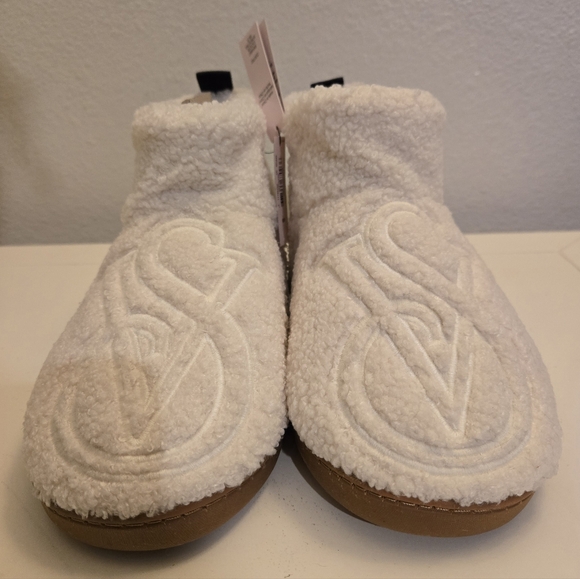 Victoria Secret Slippers Booties - Picture 12 of 13